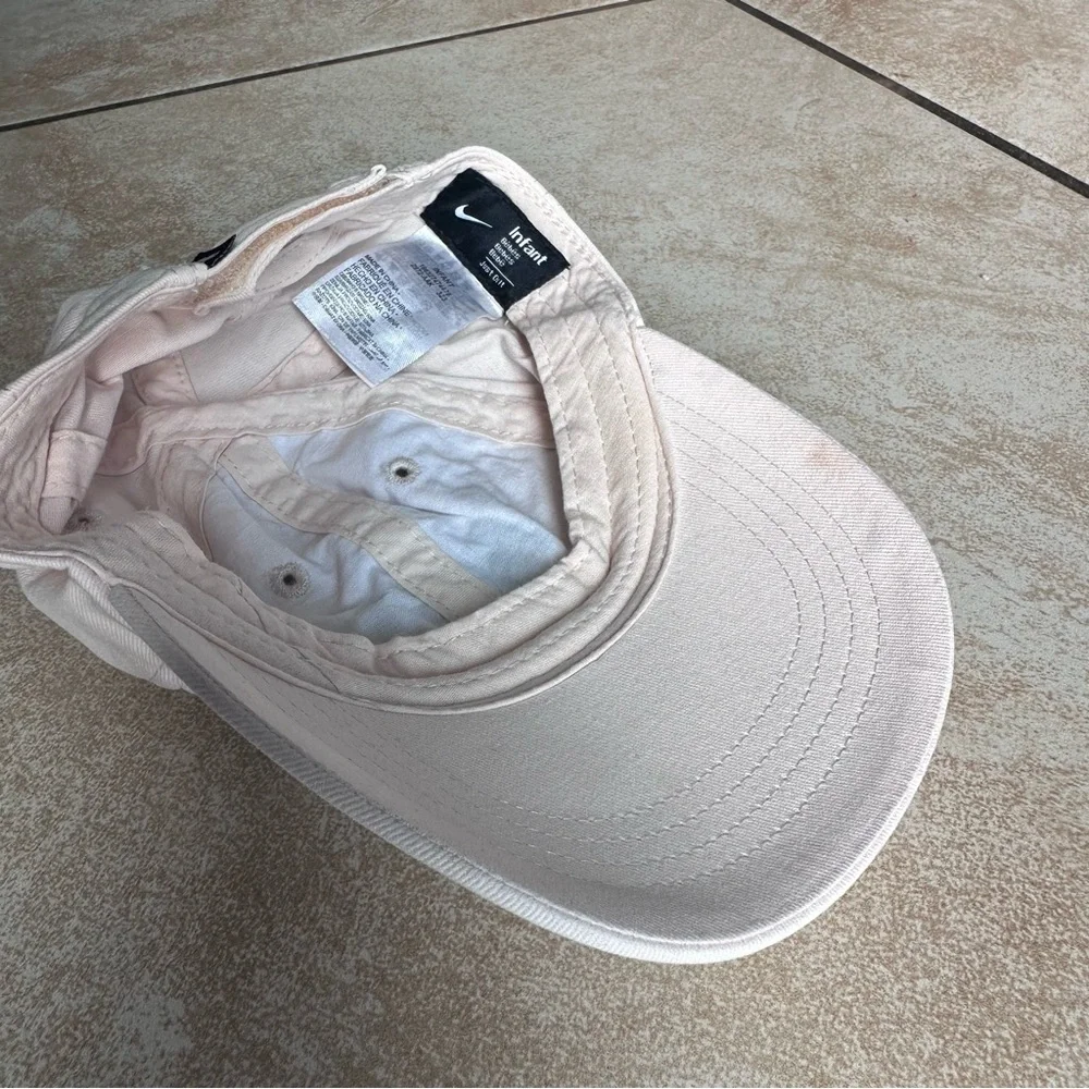 Nike infant Cap cute colorway vintage style